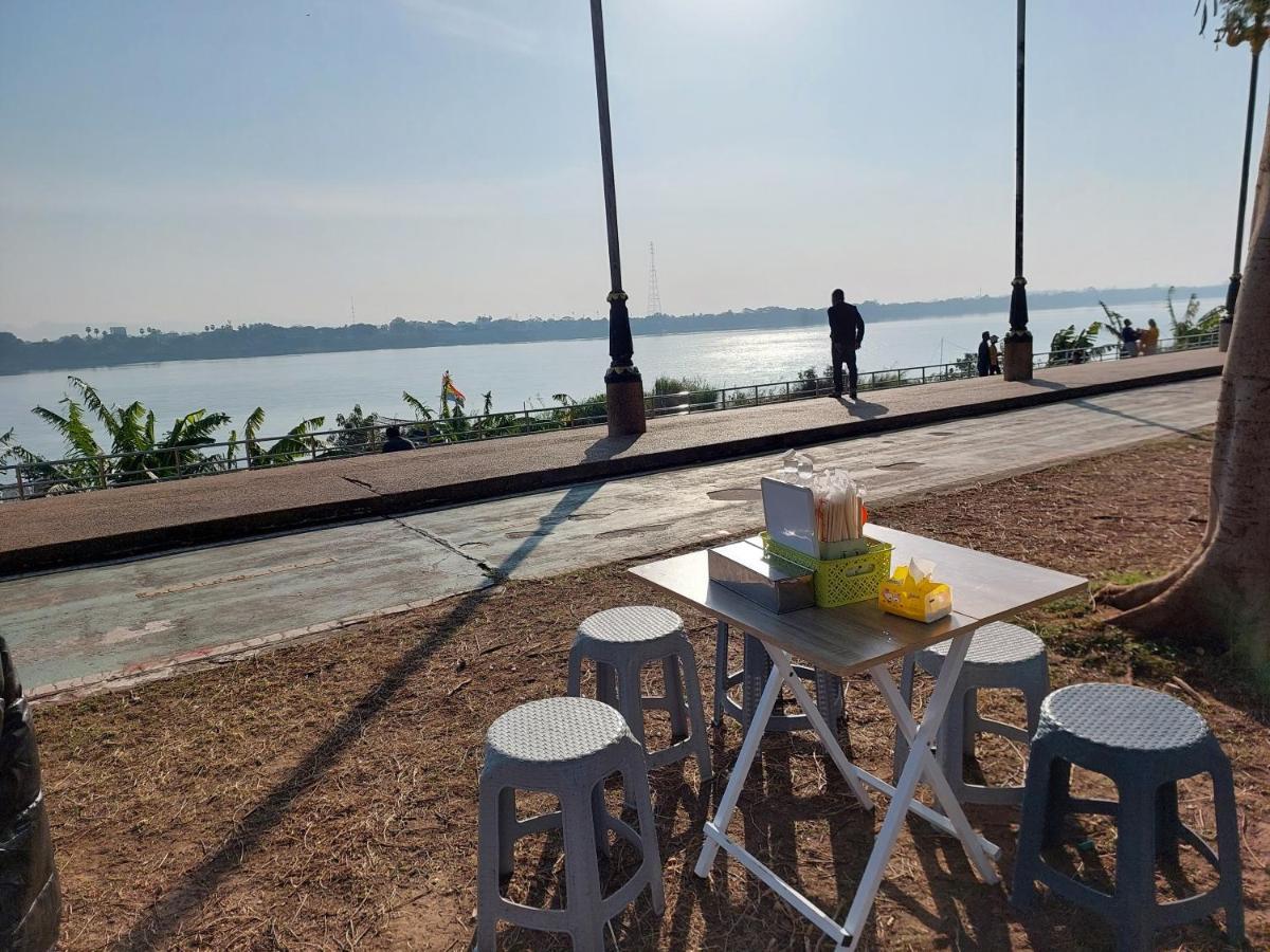 Happy Space วิลล่าทั้งหลัง 2นอน 2น้ำ ฟรี Wifi จอดรถ Nakhon Phanom Exterior foto