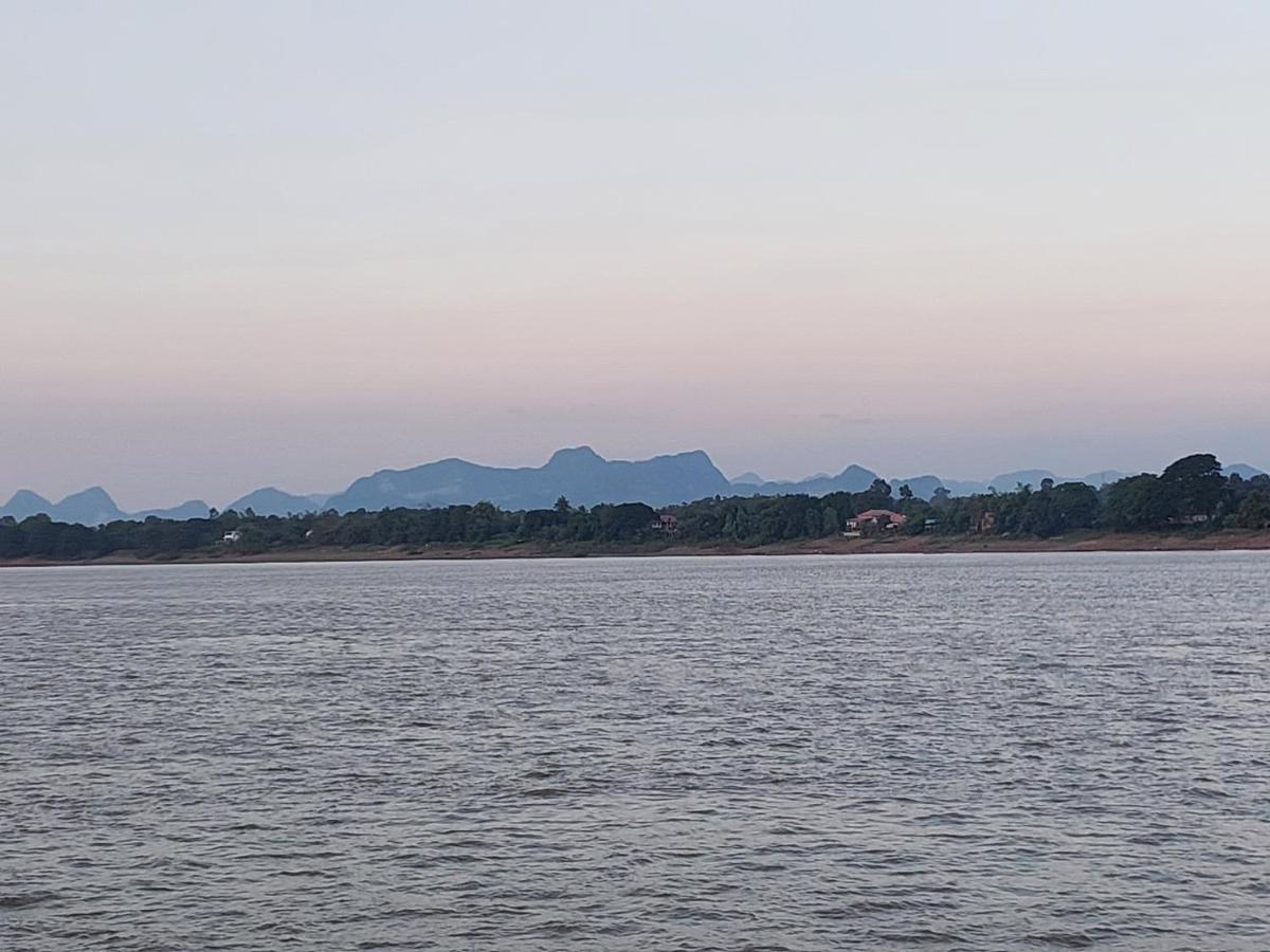 Happy Space วิลล่าทั้งหลัง 2นอน 2น้ำ ฟรี Wifi จอดรถ Nakhon Phanom Exterior foto